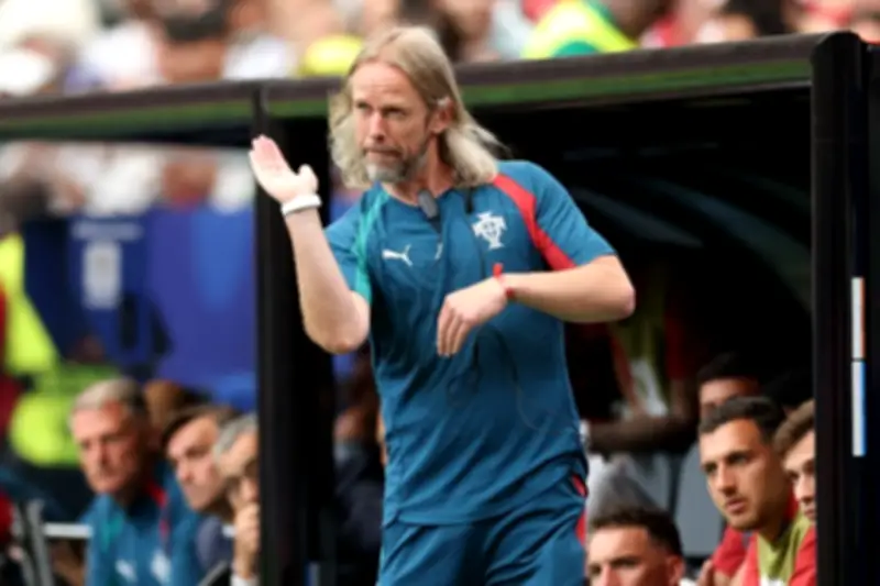 Austin MacPhee: o escocês que turbina as bolas paradas de Portugal na Copa