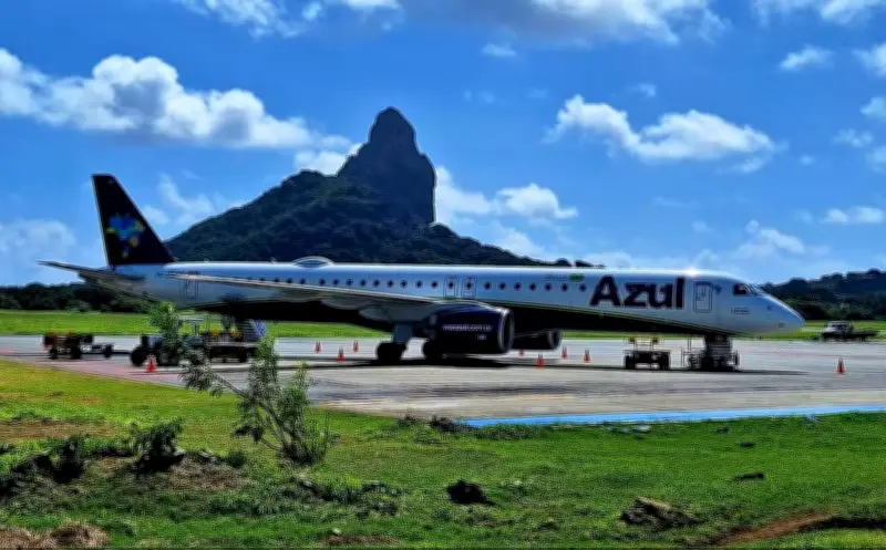 Azul corta voos e prioriza hubs devido ao alto custo do combustível
