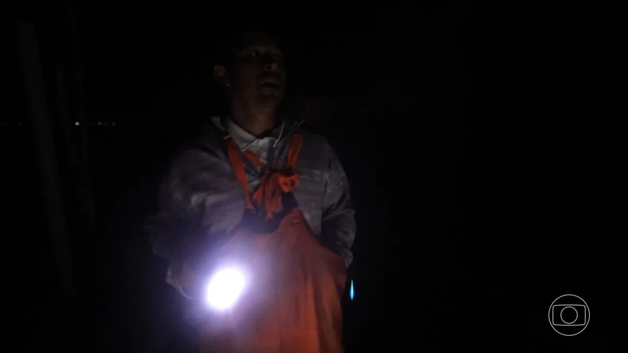 Aneel anuncia bandeira vermelha nível 1 para outubro e conta de luz segue mais cara