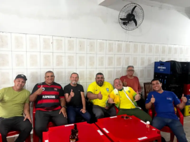 Bar em MG viraliza com 'remada norueguesa' durante a Copa