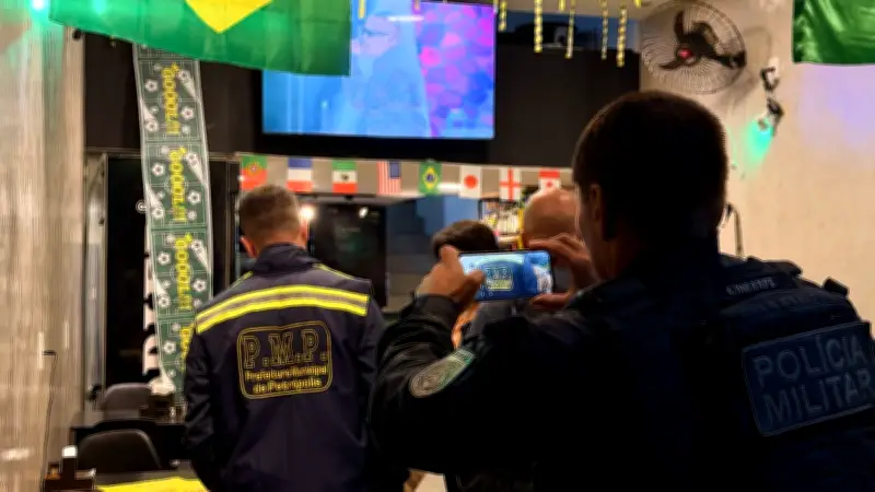 Bar irregular é interditado em Petrópolis após denúncias de moradores
