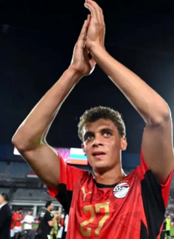 Barcelona contrata 'Haaland egípcio' Hamza Abdel Karim, 18 anos, até 2029