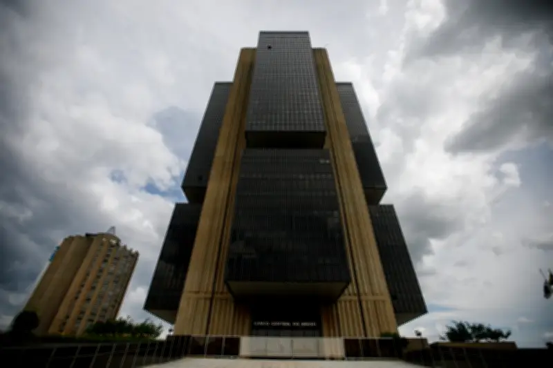 BC corta Selic sem cenários alternativos, gerando dúvidas no mercado