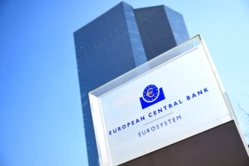 BCE: Hungria não cumpre critérios para adotar o euro