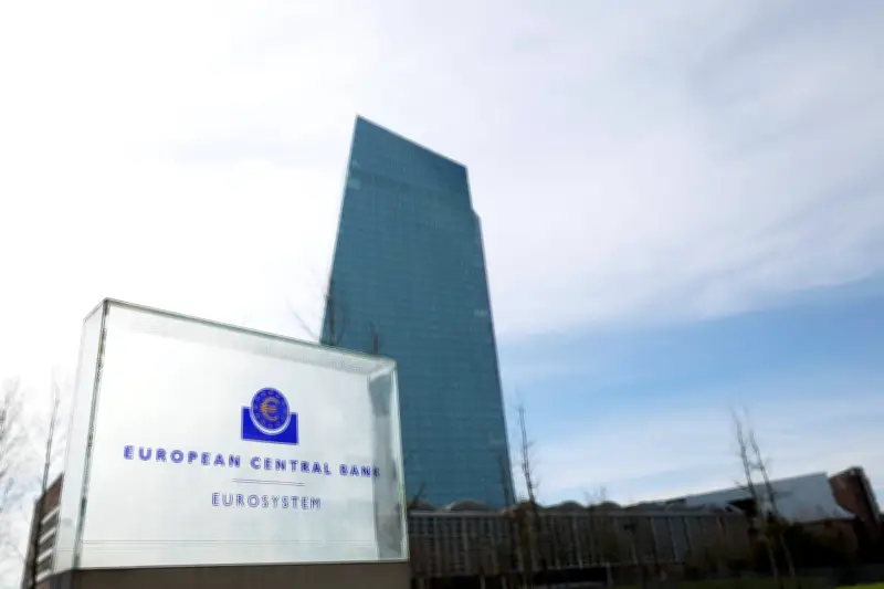 BCE sinaliza alta de juros para conter inflação na zona do euro