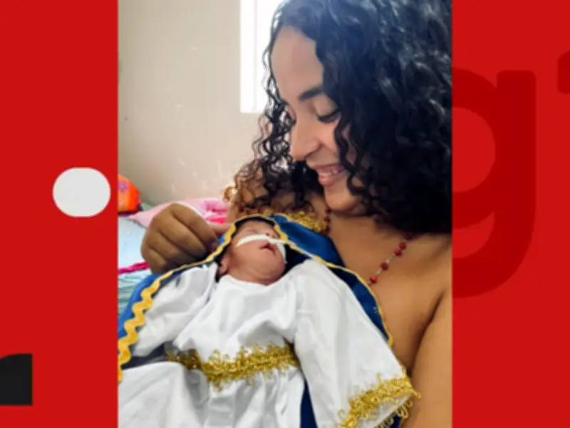 Bebê prematura deixa UTI vestida de Nossa Senhora Aparecida no AC