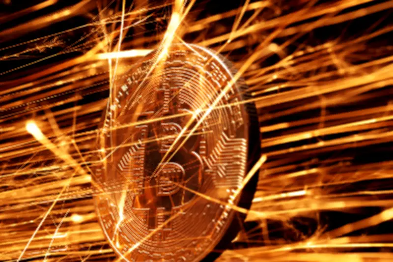 Bitcoin cai abaixo de US$ 60 mil pela primeira vez desde outubro de 2024