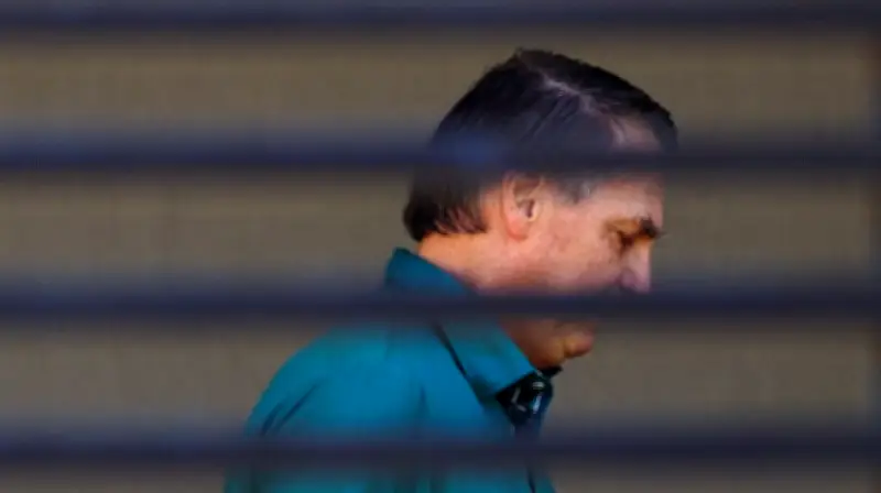 Bolsonaro melhora de saúde e deputado pede revogação da prisão domiciliar