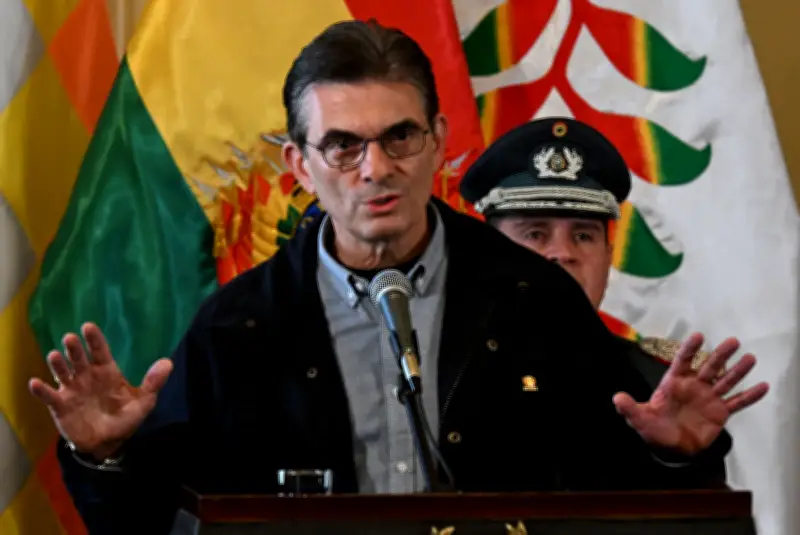 Bolívia: Paz propõe lei de exceção e diálogo para crise