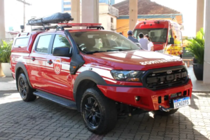 Bombeiros salvam mulher de agressão em Marília
