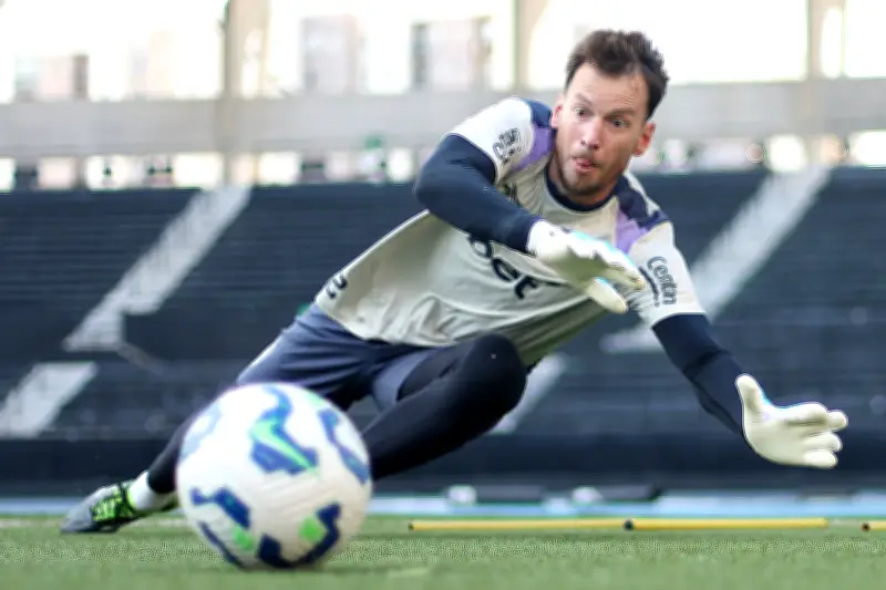 Botafogo rescinde contrato do goleiro Neto após dez meses