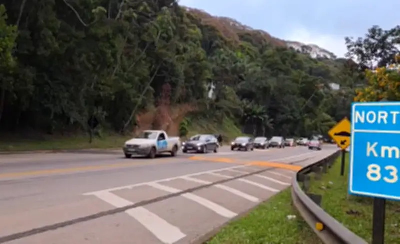 BR-116 em Teresópolis recebe quebra-molas após série de acidentes