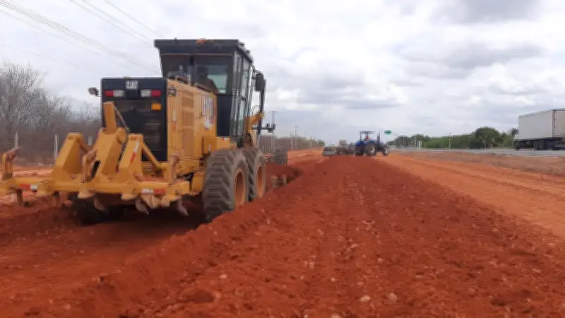 BR-304 em Assú é interditada para detonação de rochas em obra de duplicação