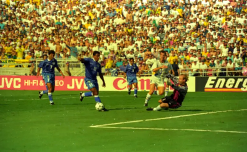 Brasil enfrenta Japão em estádio coberto; relembre gol de Romário em 1994