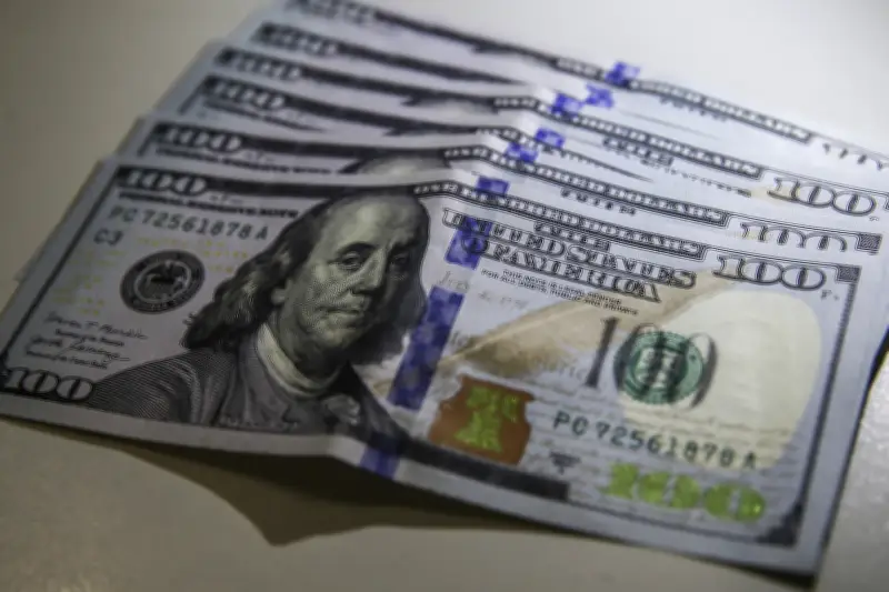 Brasil tem déficit de US$ 3,2 bi nas contas externas em maio