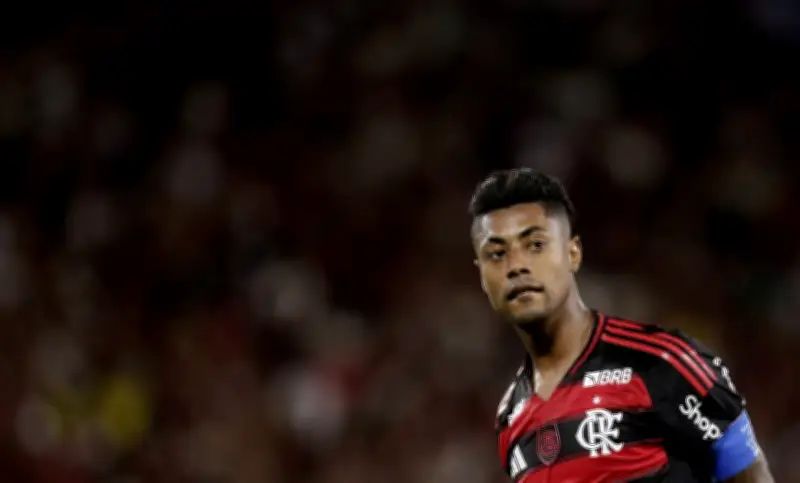 Bruno Henrique celebra reencontro do Flamengo com River Plate em amistoso