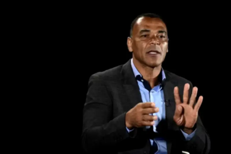 Cafu anuncia gols do Brasil no Metrô de SP durante a Copa