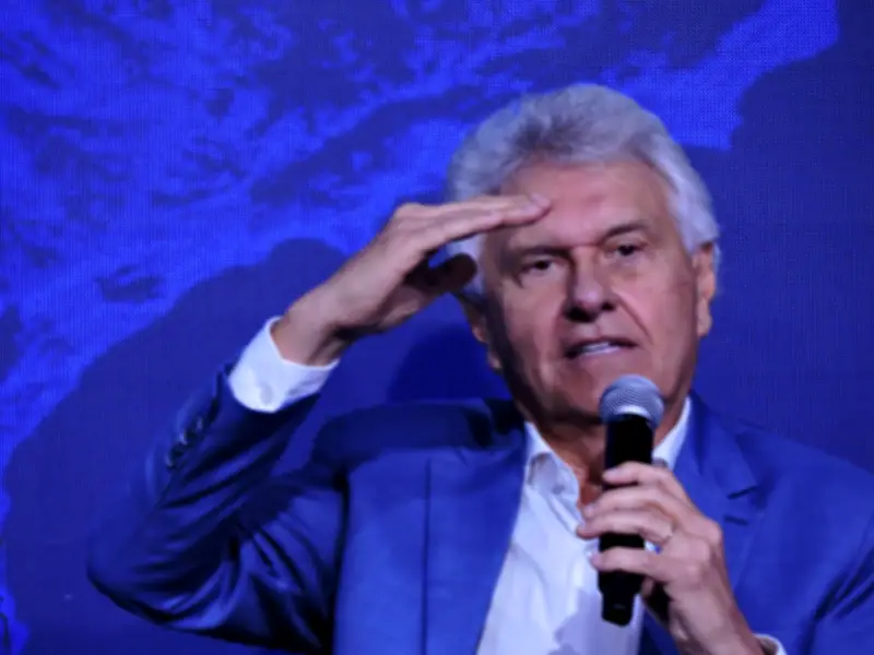 Caiado diz que Flávio Bolsonaro perdeu chance de vencer Lula