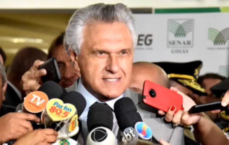 Caiado promete reformas trabalhista e política no primeiro dia de governo