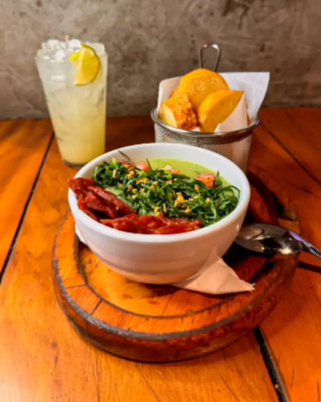 Caldo Verde com Linguiça Calabresa: Receita que Ajuda a Espantar o Frio