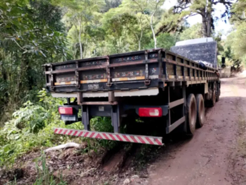 Caminhão roubado avaliado em R$ 550 mil é encontrado em Mogi das Cruzes