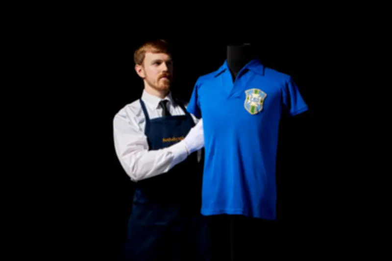 Camisa de Pelé de 1958 vai a leilão histórico