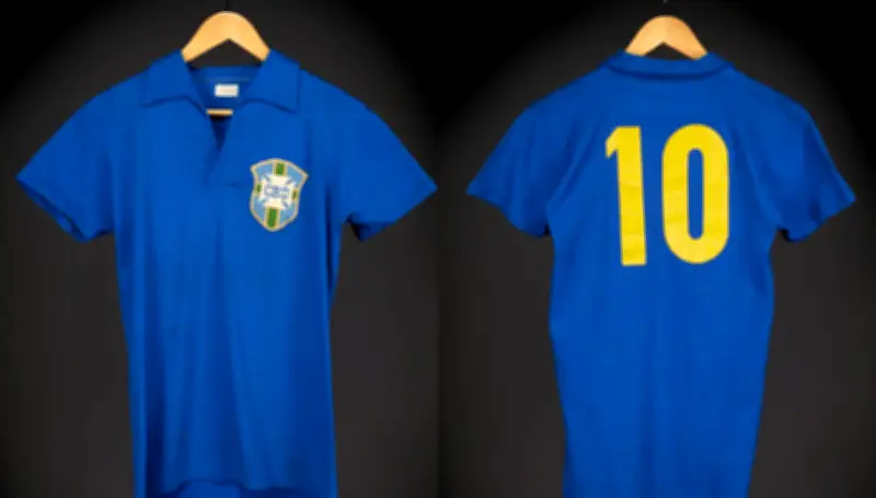 Camisa de Pelé na final de 1958 é leiloada por valor recorde de R$ 30 milhões