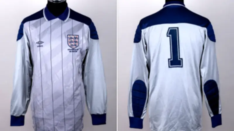 Camisa de Peter Shilton, goleiro do gol 'Mão de Deus', vai a leilão por R$ 2 milhões