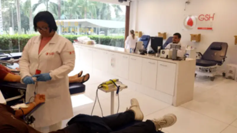 Campanha 'Junho Vermelho' usa futebol para aumentar doação de sangue no Rio