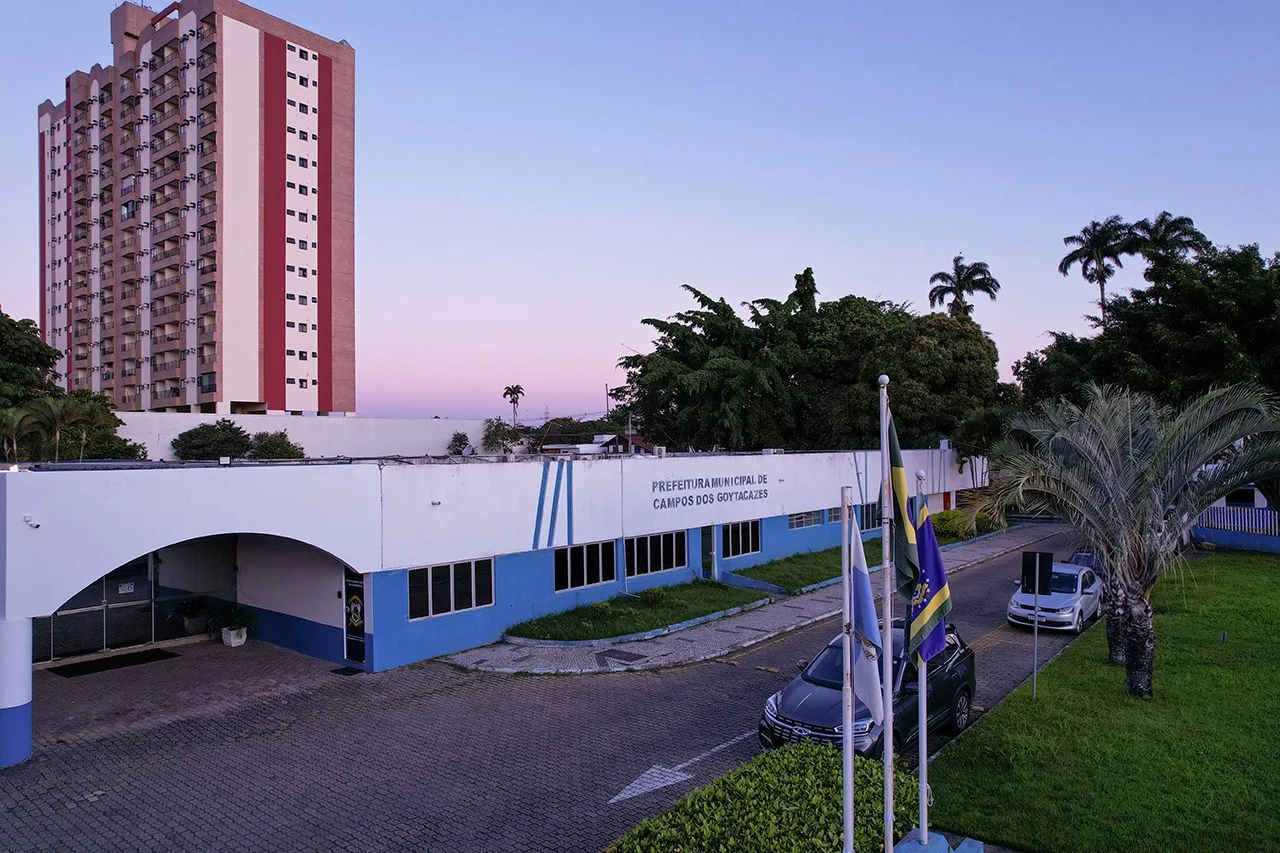 Campos dos Goytacazes reestrutura secretarias e cargos comissionados