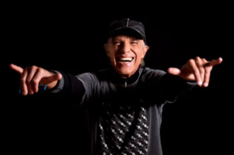 Carlinhos Vergueiro digitaliza álbum que uniu Fagner, Chico e Ronaldo
