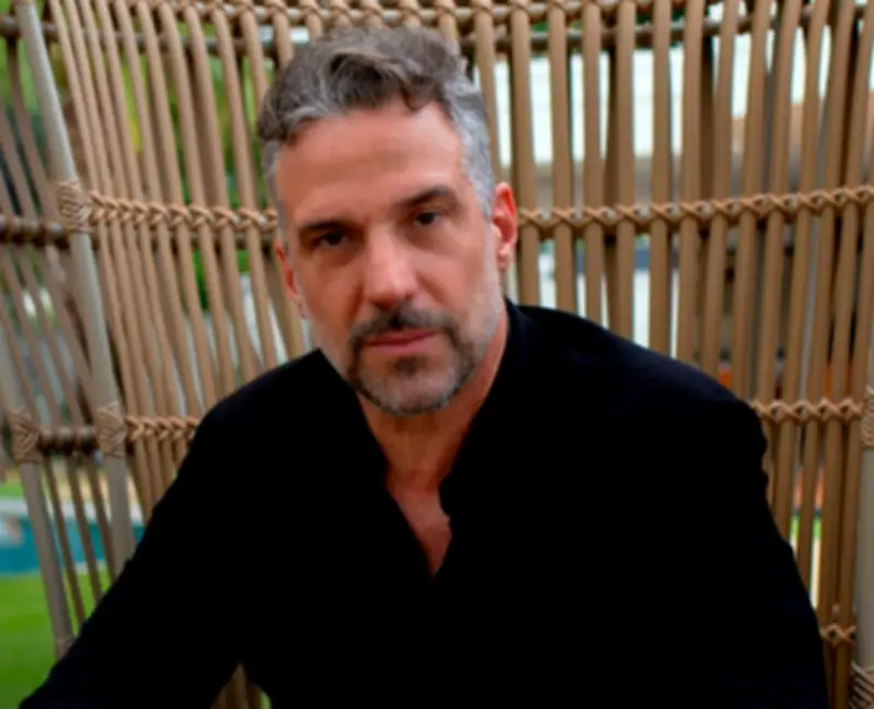 Carlos Bonow estrela novo microdrama do Globoplay: "Quando o Coração Entra em Campo"