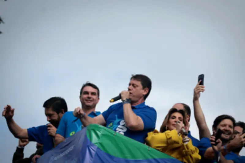 Casa Branca apoia Flávio Bolsonaro e Tarcísio ganha força em SP