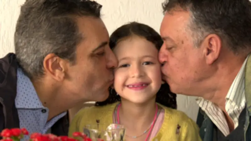 Casal gay espera 19 anos para casar em cartório em Matão