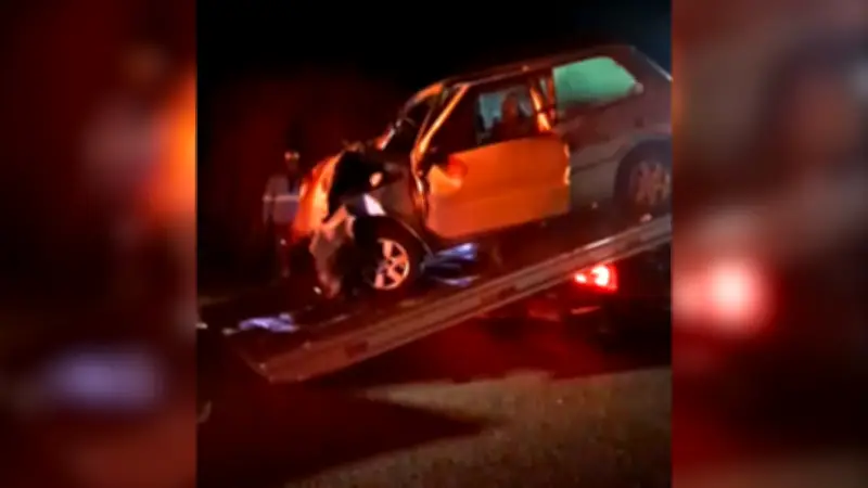Casal morre em acidente entre carro e caminhão em Catanduva