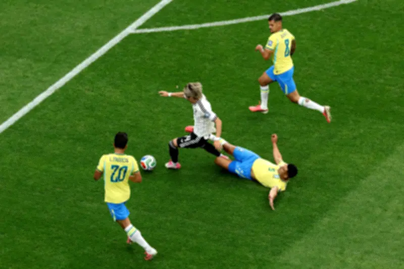 Casemiro e Danilo pendurados: risco de suspensão nas oitavas da Copa 2026