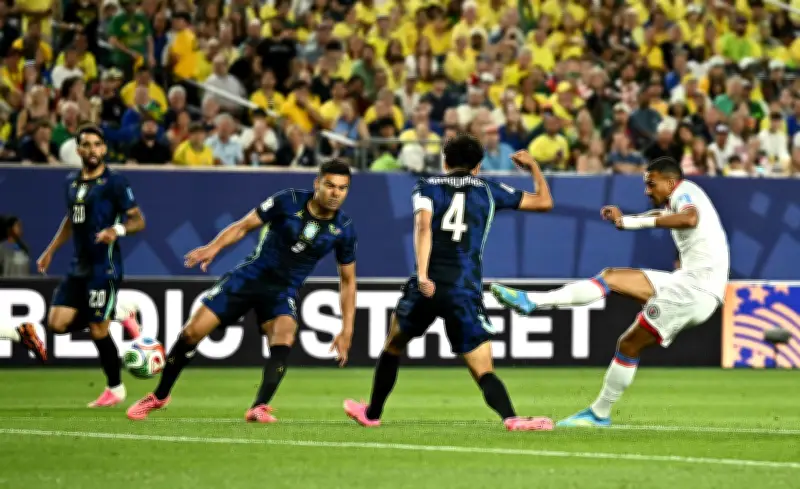 Casemiro vê evolução do Brasil após vitória sobre o Haiti na Copa