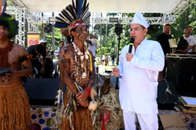 Catete vira território ancestral com cantos, rituais e feira multicultural