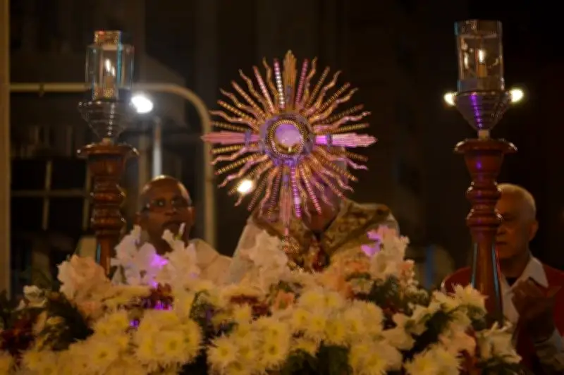 Católicos celebram Corpus Christi em Juiz de Fora com missas e procissões