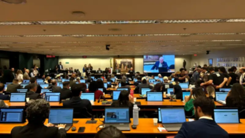 CCJ adia análise de PEC que reduz maioridade penal para 16 anos