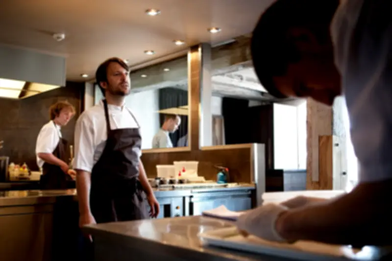 Chef Redzepi reabre Noma após denúncias de assédio e abuso