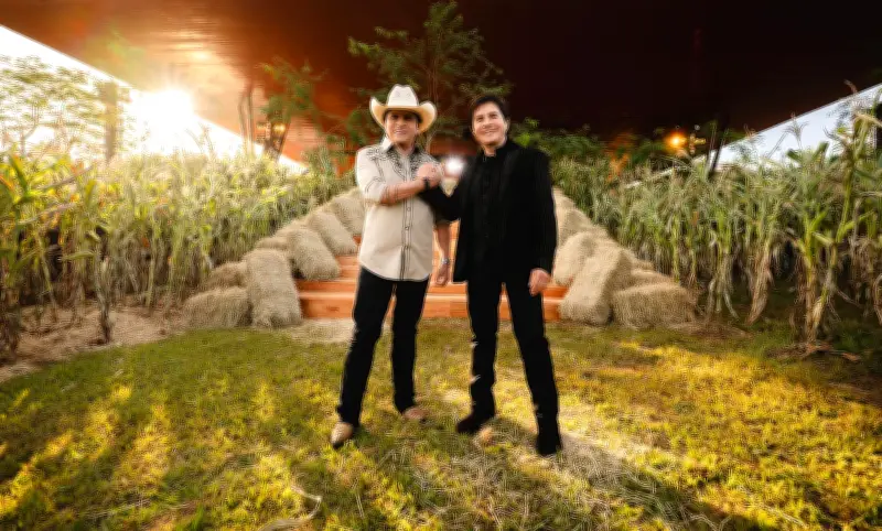 Chitãozinho & Xororó lançam primeiras faixas do álbum 'Meninos de roça'