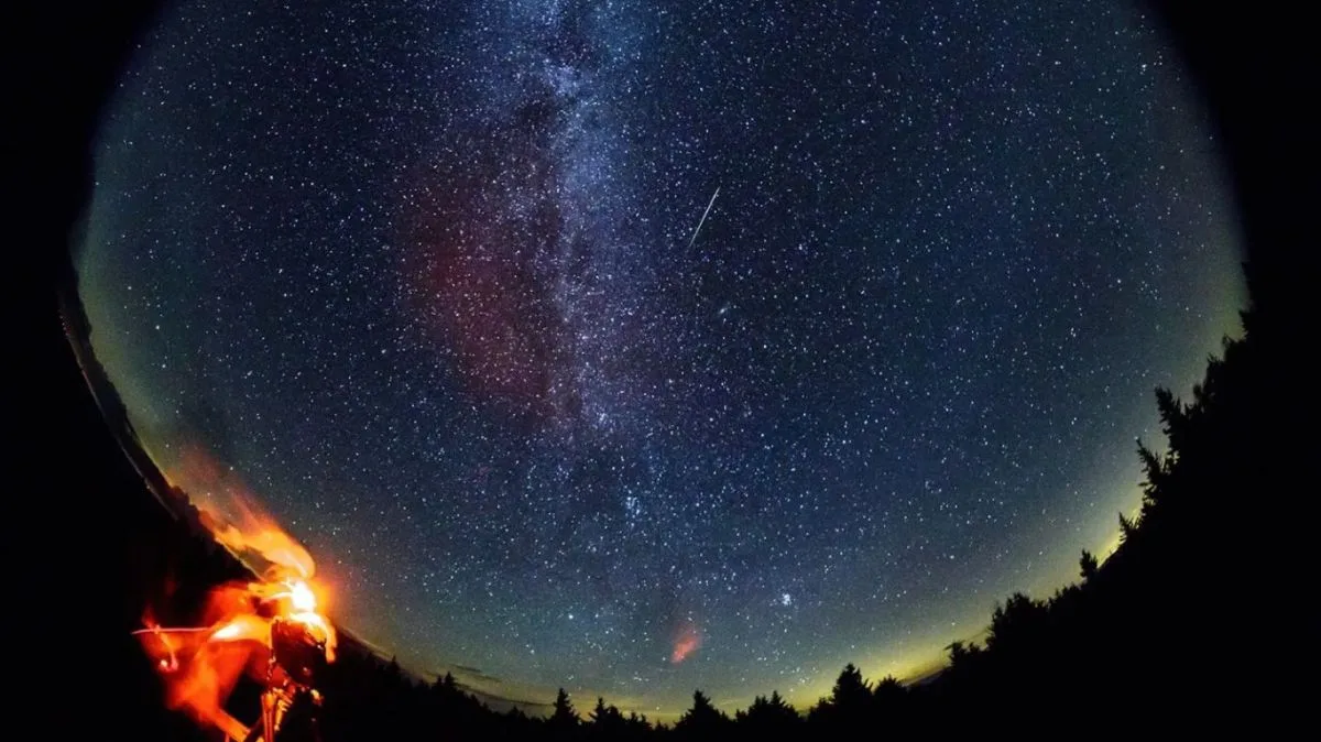 Chuva de meteoros Perseidas atinge pico na madrugada desta terça para quarta