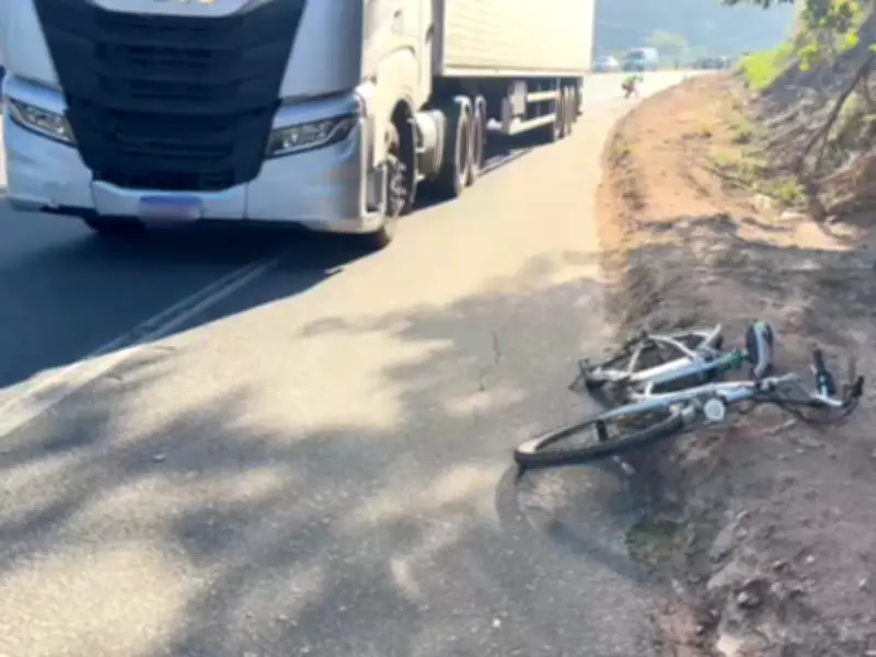 Ciclista morre atropelado por carreta na BR-116 em Alpercata