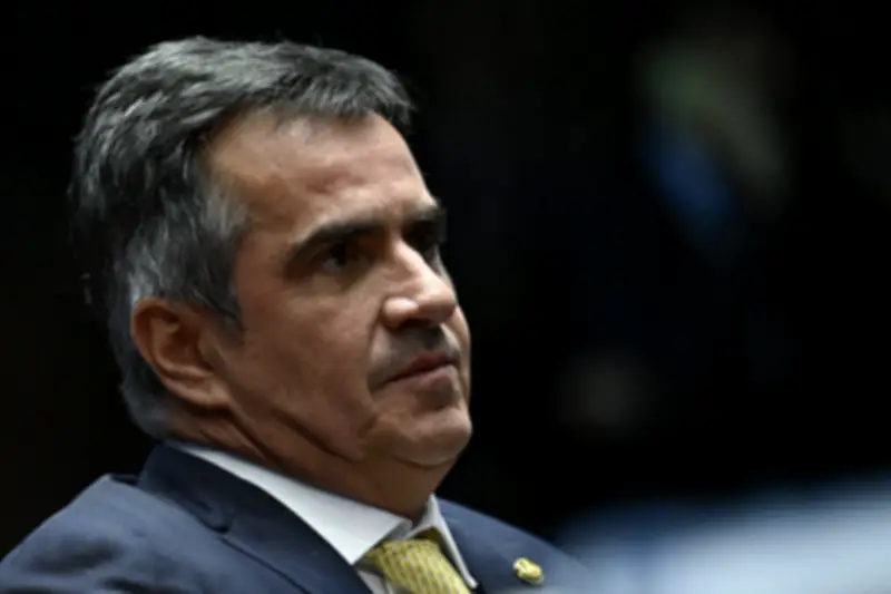 Ciro Nogueira pede para ficar mais 3 meses em imóvel de banqueiro preso