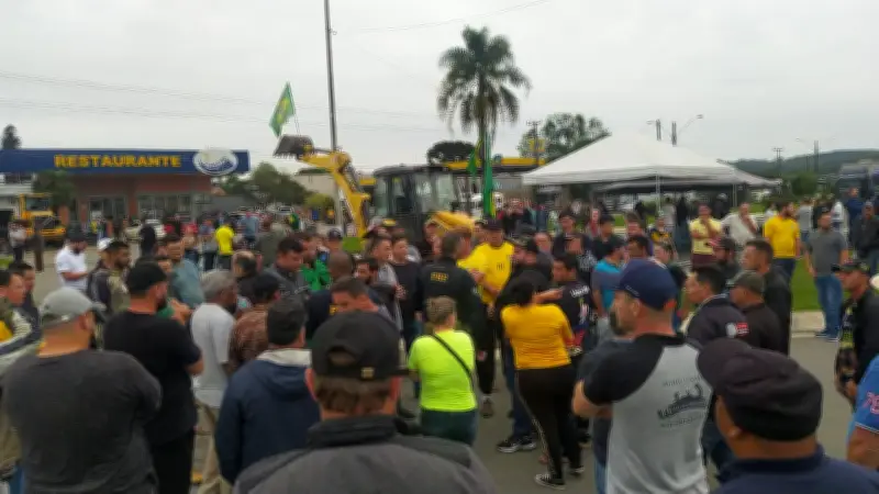 Câmara aprova anistia a caminhoneiros por manifestações de 2022