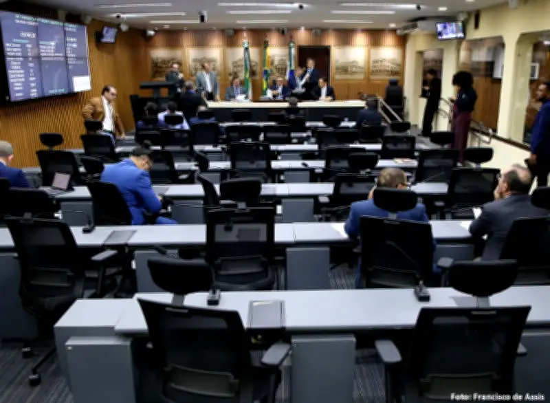 Câmara de Natal aprova revisão do PPA com 35 emendas e R$ 8 bi em investimentos