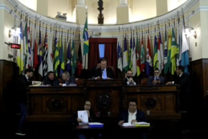 Câmara de Niterói aprova reajuste de 5% para servidores municipais