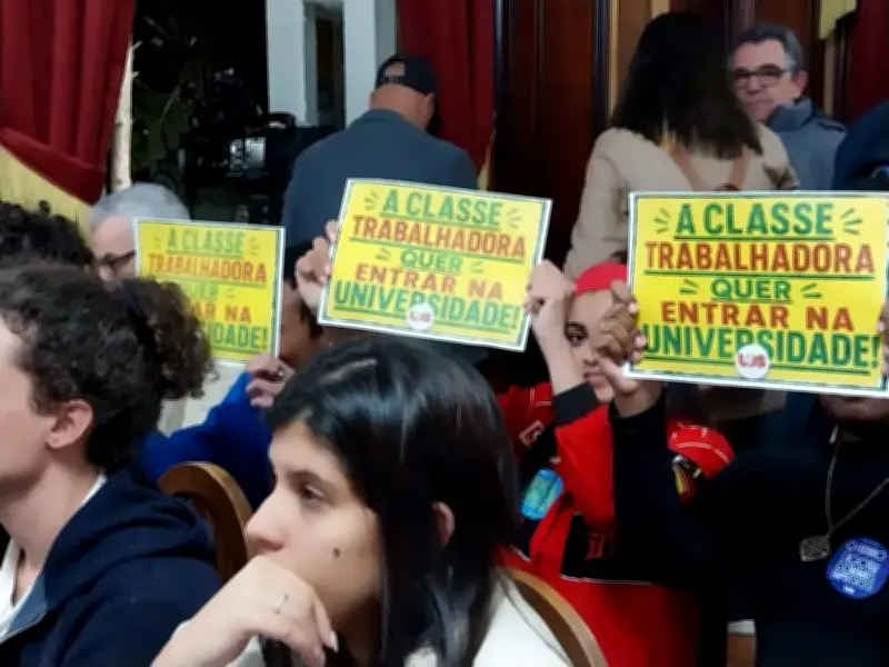 Câmara de Petrópolis discute futuro do Vestibular Social em audiência pública