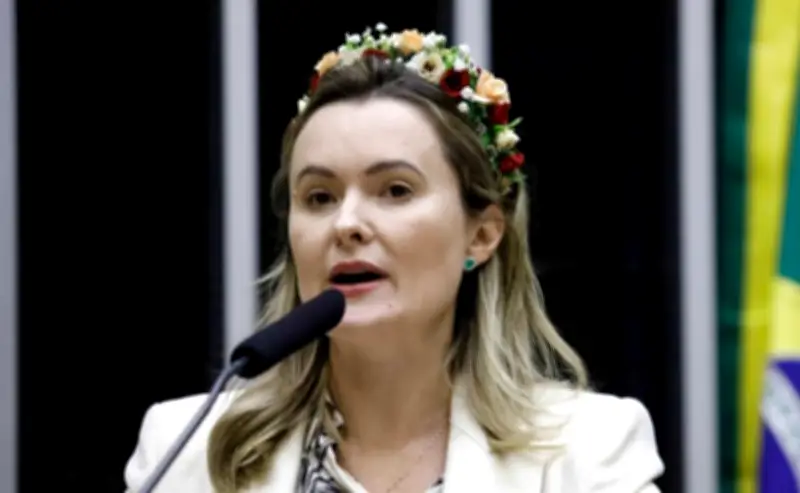 Câmara pode votar PL que equipara misoginia ao racismo nesta terça